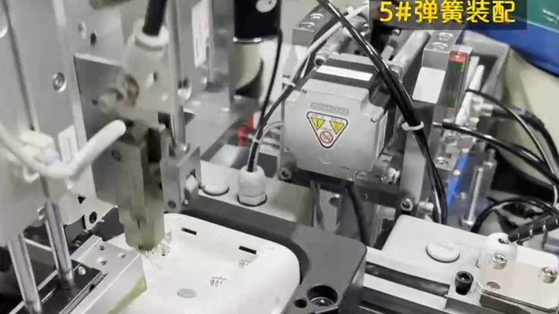如何根据生产线需求选择合适的机械手和机器人